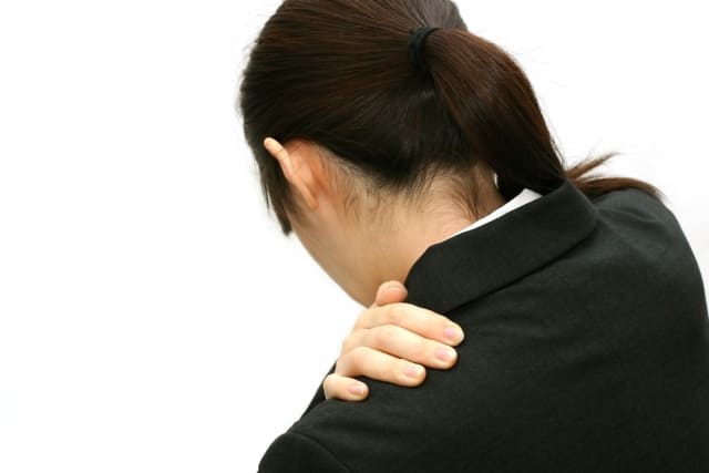 運動不足・肩こり・姿勢の悩みを抱える女性が増加中